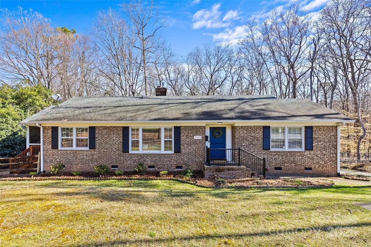 Charlotte Real Estate | View 2913 Archdale Drive | 3 Beds, 2 Baths