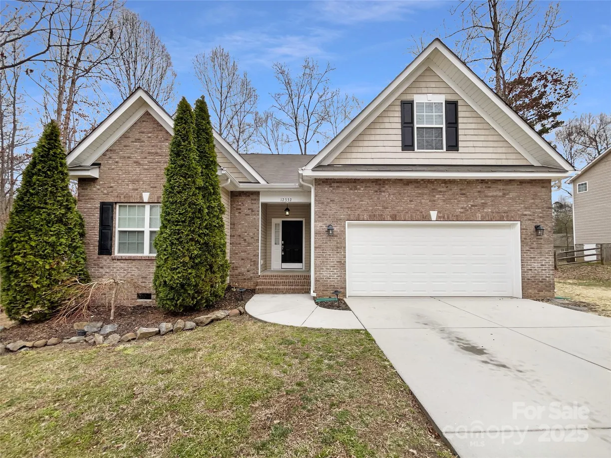 Charlotte Real Estate | View 12332 Flatbush Drive | 3 Beds, 2 Baths