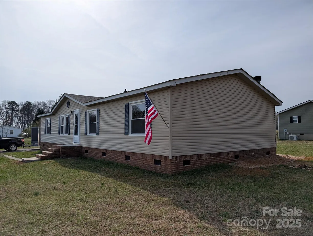 Charlotte Real Estate | View 7051 Maple Glen Drive | Listing