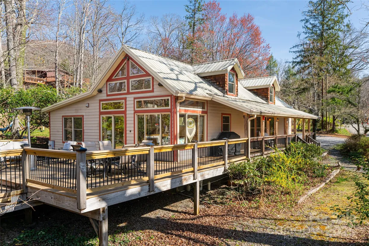 Charlotte Real Estate | View 20 Meeks Road | 4 Beds, 2 Baths