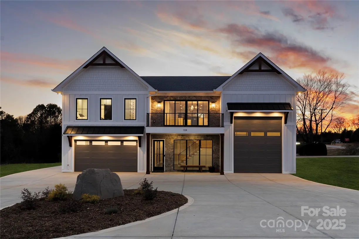 Charlotte Real Estate | View 108 Isle Of Pines Road, 3 | 2 Beds, 3 Baths