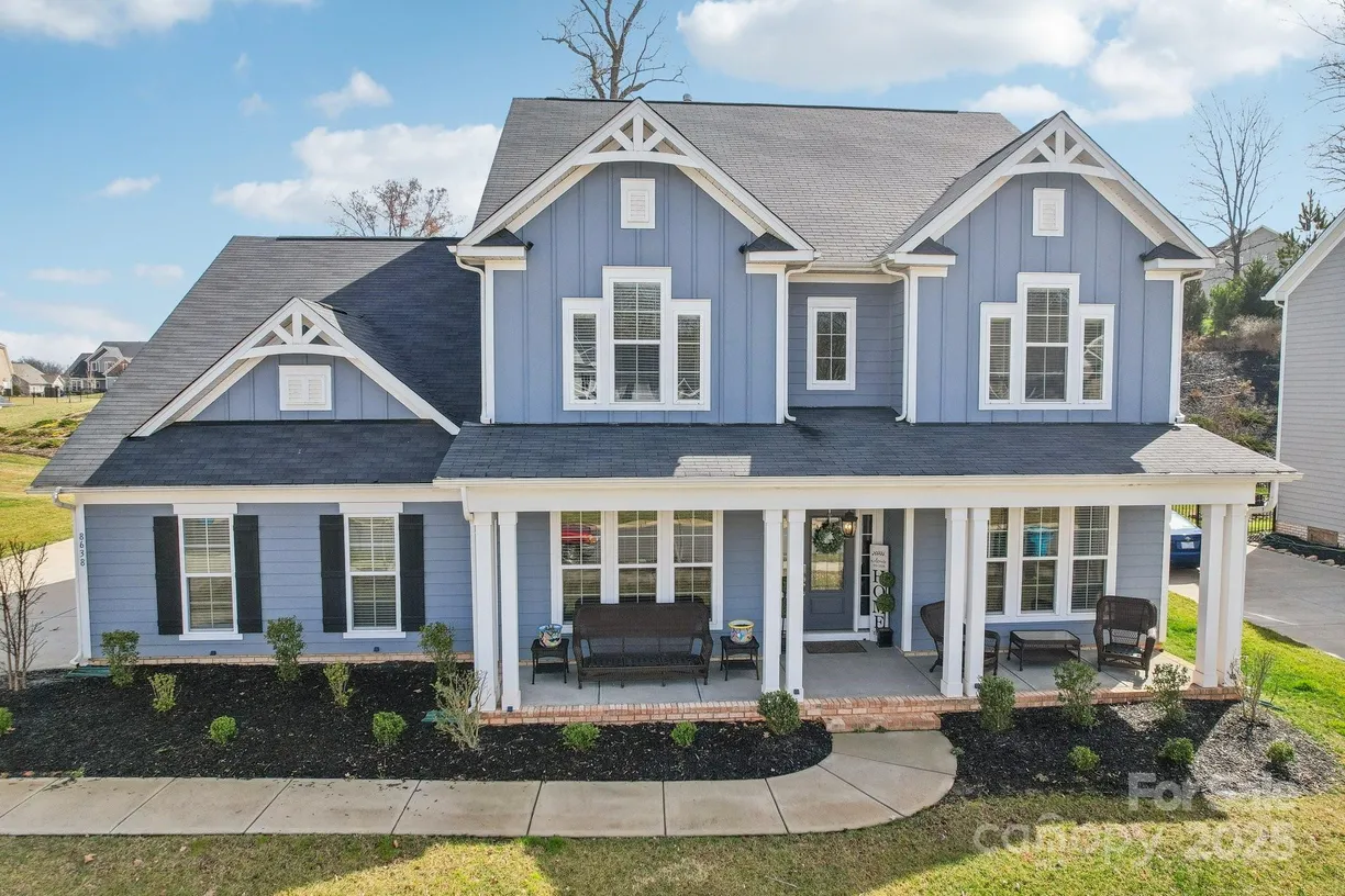 Charlotte Real Estate | View 8638 Raven Top Drive | 4 Beds, 3 Baths