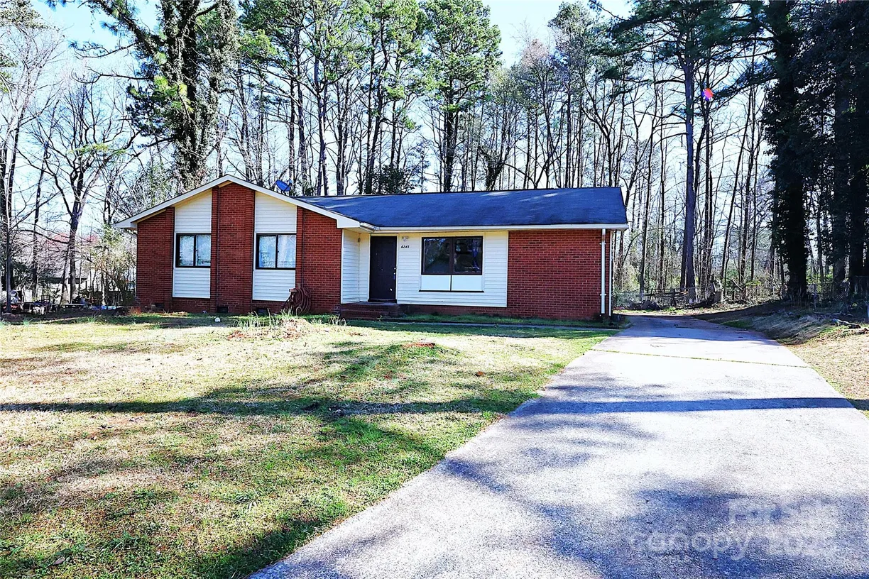 Charlotte Real Estate | View 6245 Snowcrest Court | Listing