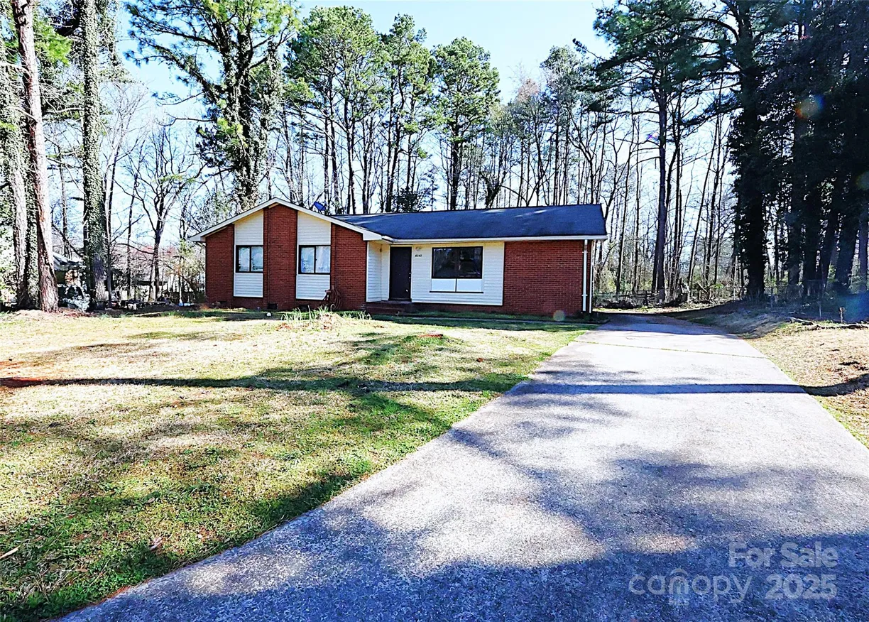 Charlotte Real Estate | View 6245 Snowcrest Court | Listing