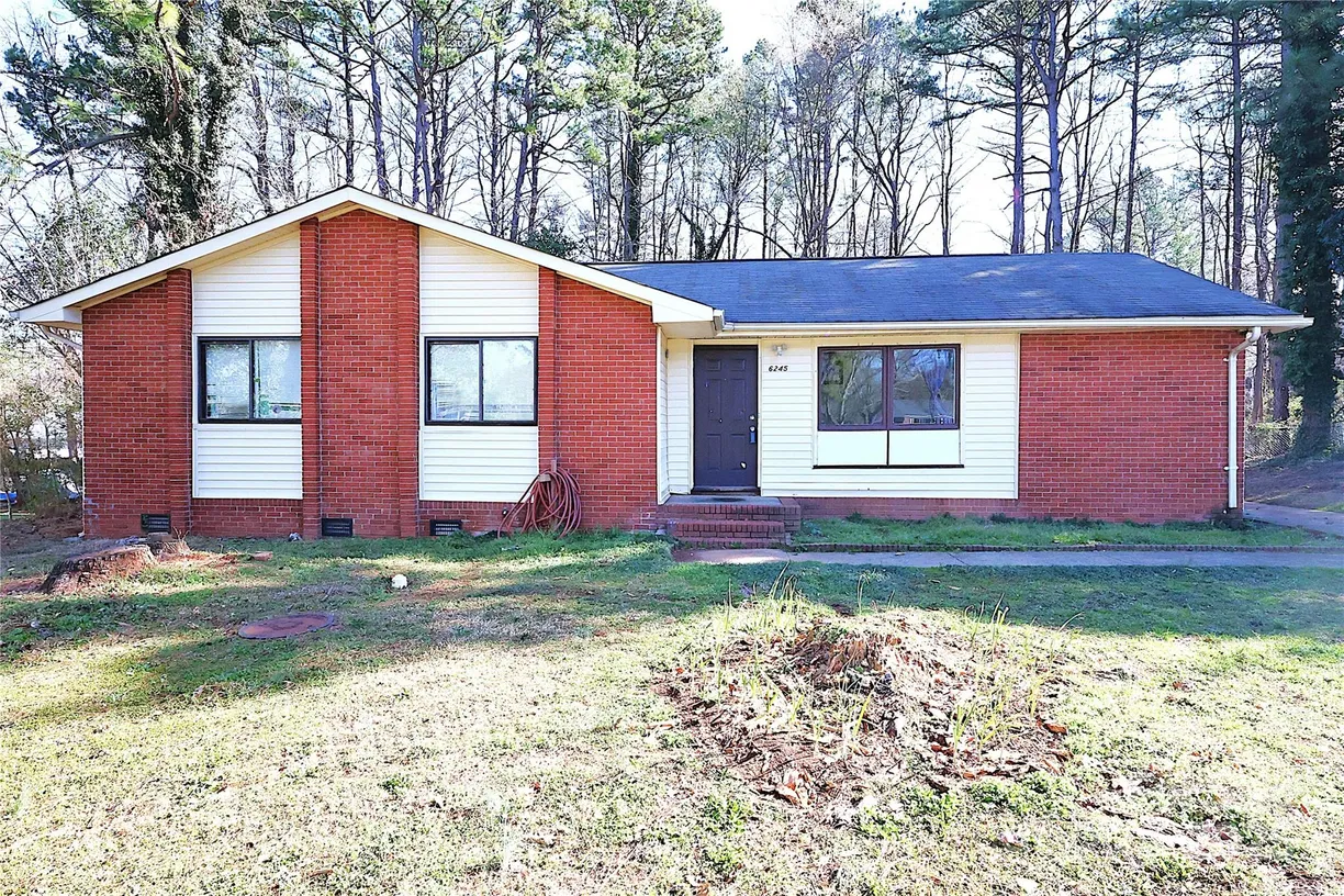 Charlotte Real Estate | View 6245 Snowcrest Court | 3 Beds, 2 Baths