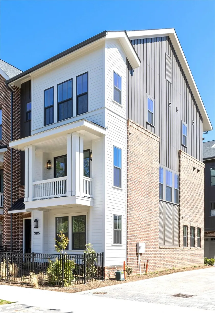 Charlotte Real Estate | View 3115 Pinehurst Place | 4 Beds, 4 Baths