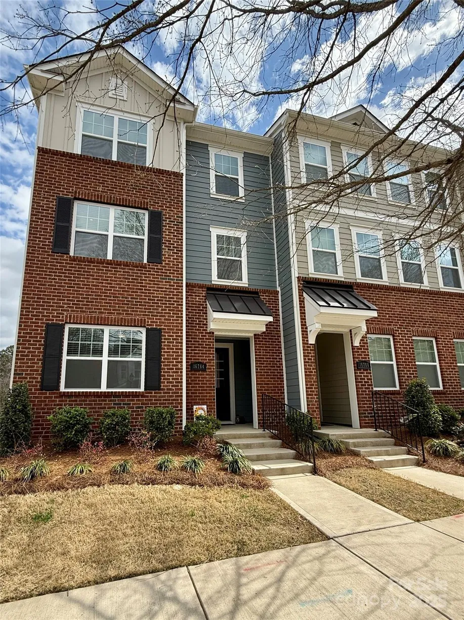 Charlotte Real Estate | View 16764 Summers Walk Boulevard | 4 Beds, 3 Baths