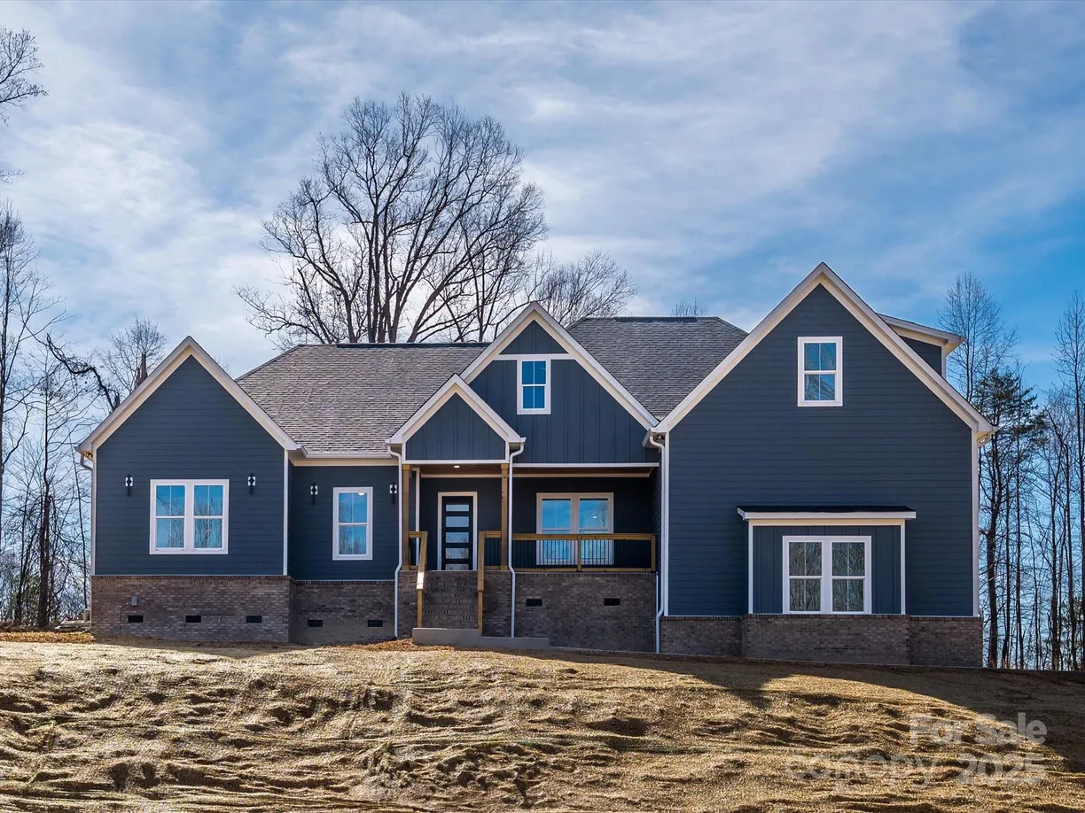 Charlotte Real Estate | View 1022 Harrogate Drive | 4 Beds, 4 Baths