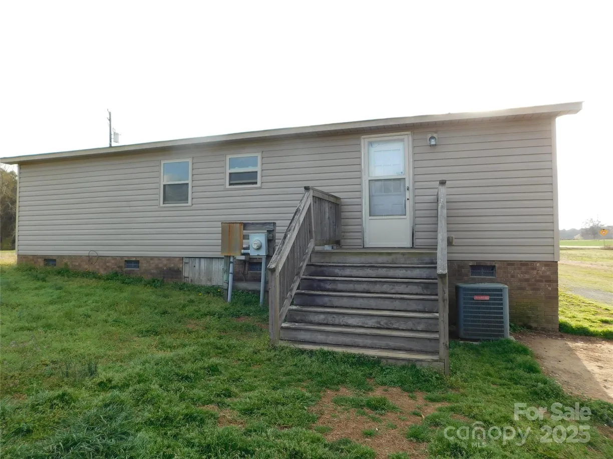 Charlotte Real Estate | View 1909 E Lawyers Road | Listing