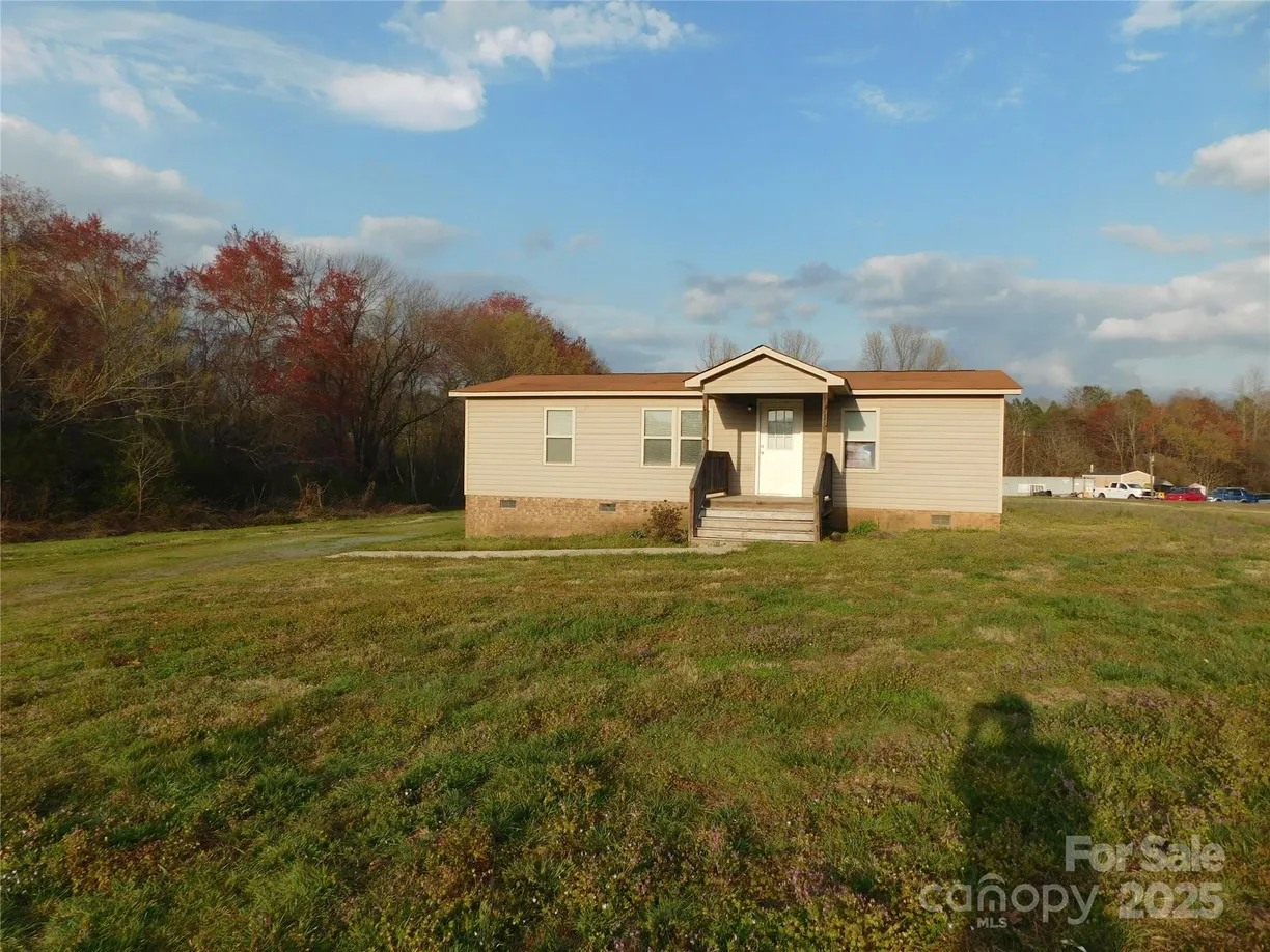 Charlotte Real Estate | View 1909 E Lawyers Road | Listing