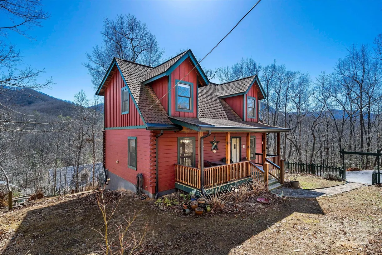 Charlotte Real Estate | View 224 Fern Way | Listing