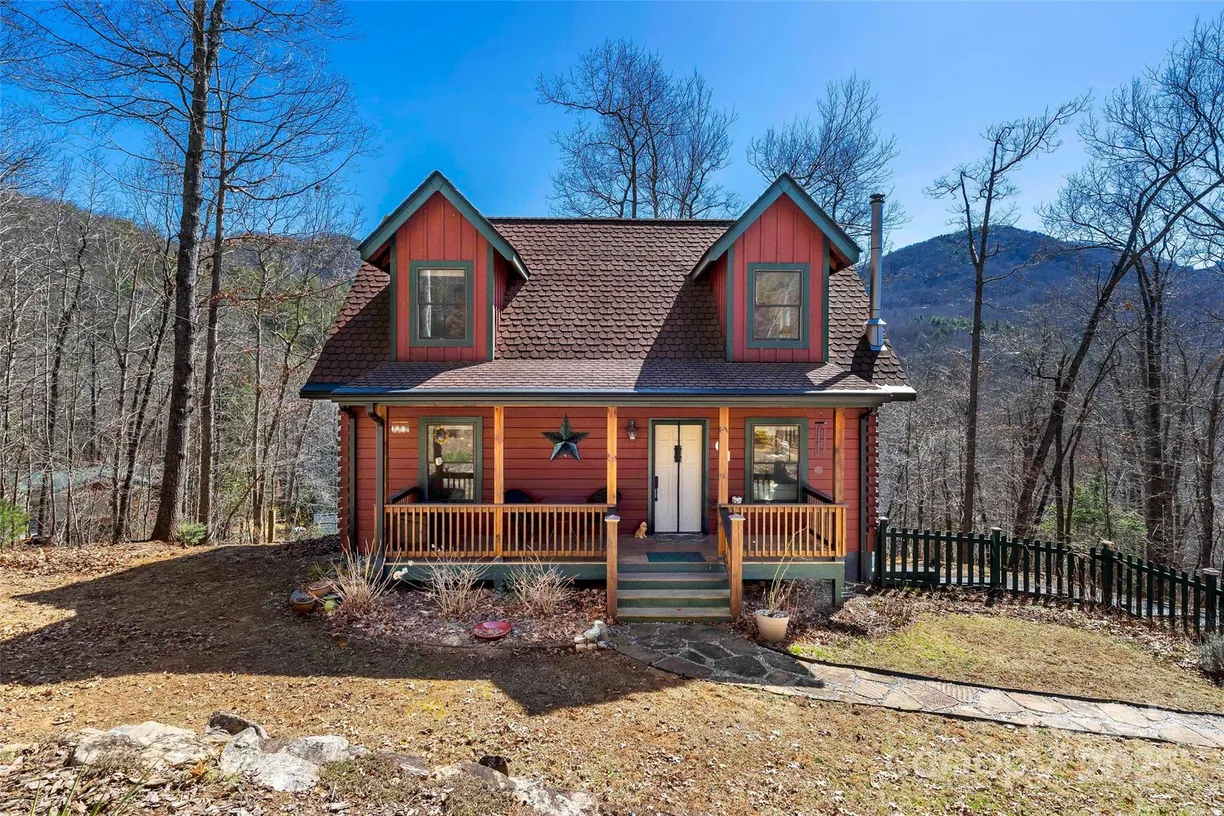 Charlotte Real Estate | View 224 Fern Way | 3 Beds, 2 Baths