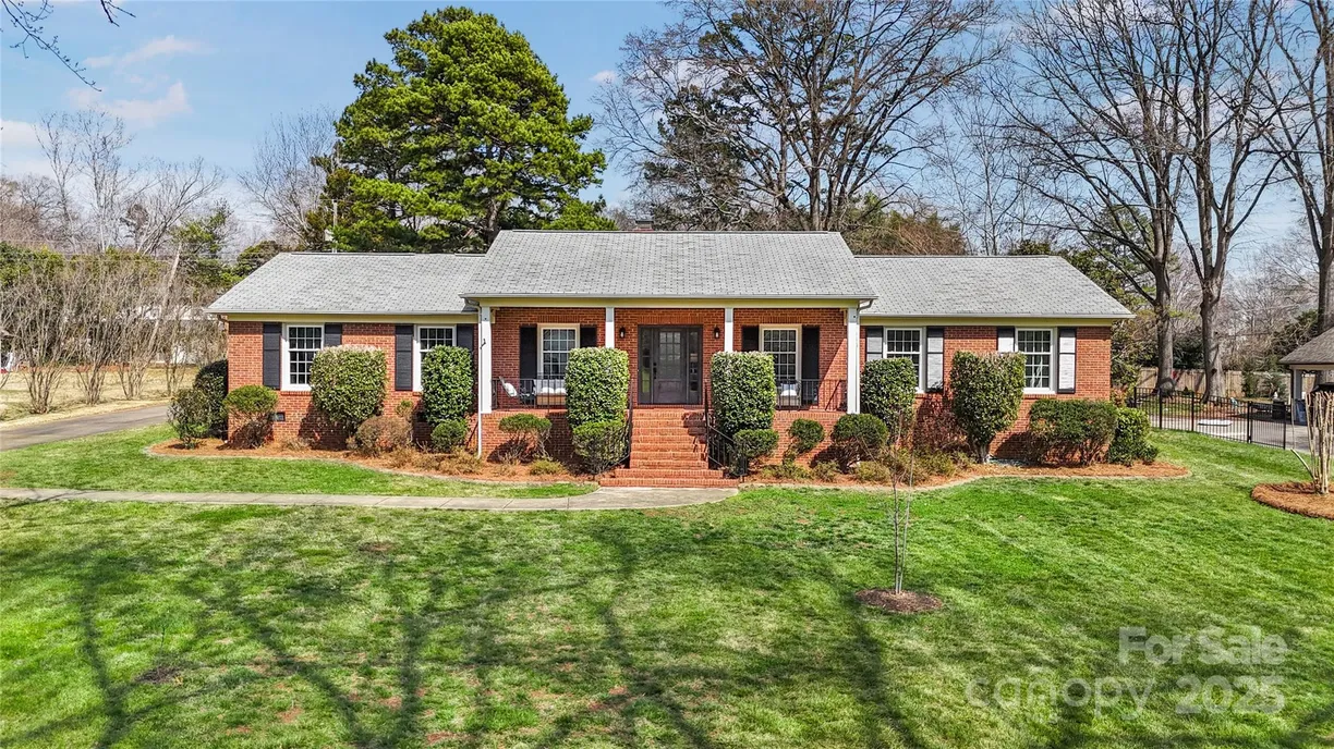 Charlotte Real Estate | View 739 Wingrave Drive | 4 Beds, 2 Baths