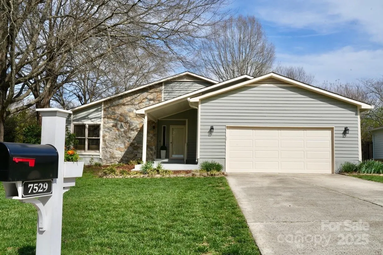 Charlotte Real Estate | View 7529 Sheffingdell Drive | 3 Beds, 2 Baths