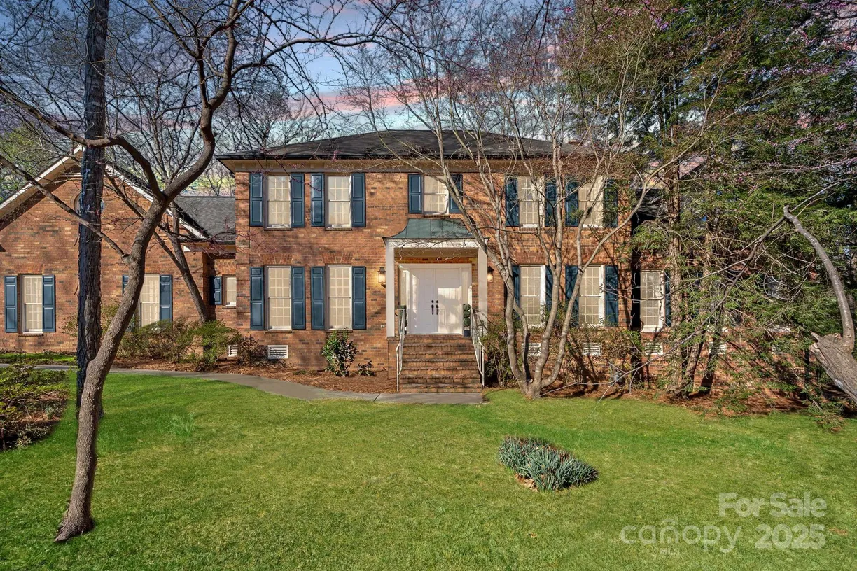 Charlotte Real Estate | View 1624 Chadmore Lane | 5 Beds, 4 Baths