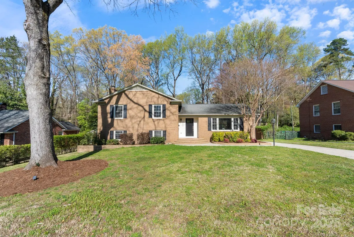 Charlotte Real Estate | View 3808 Severn Avenue | 3 Beds, 3 Baths