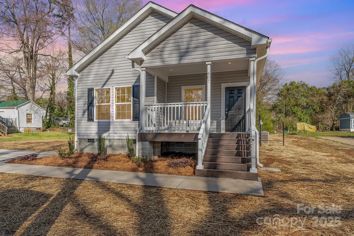 Charlotte Real Estate | View 607 Hoover Drive | 3 Beds, 2 Baths