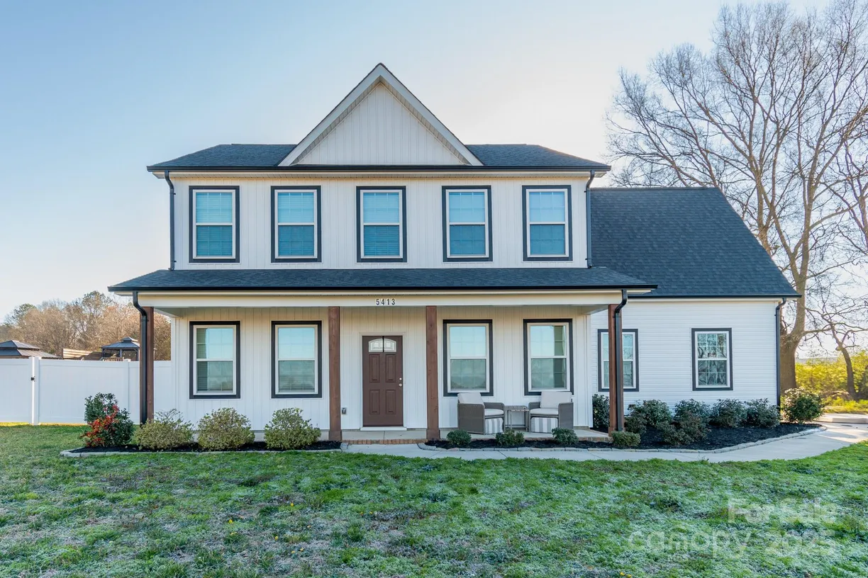 Charlotte Real Estate | View 5413 Austin Road, 4 | 3 Beds, 2 Baths