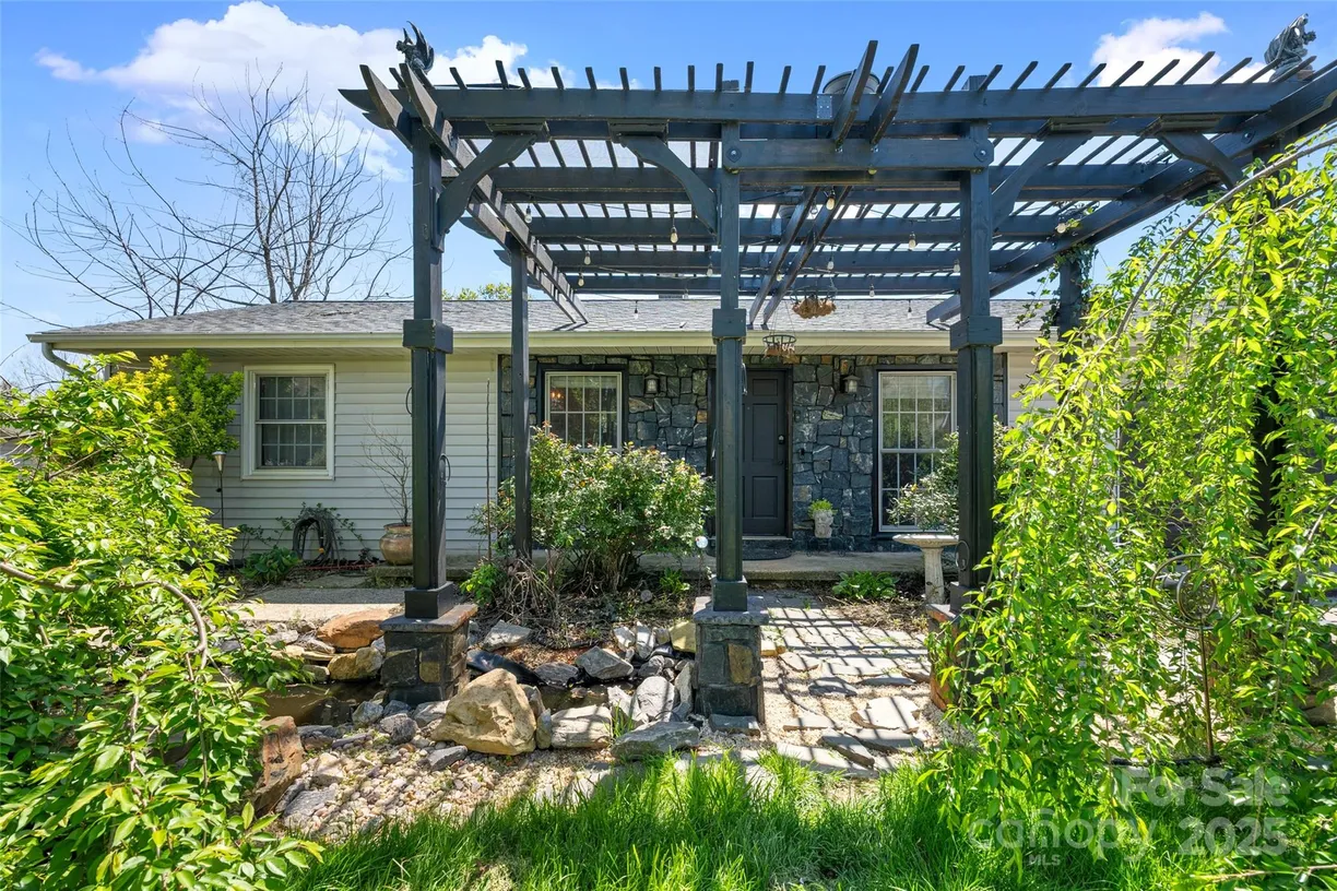 Charlotte Real Estate | View 668 Sand Hill Road | 4 Beds, 2 Baths