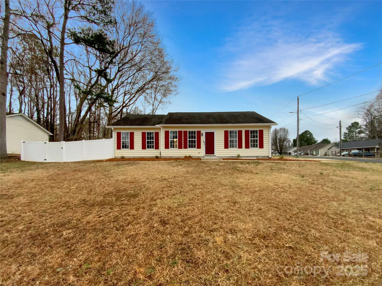 Charlotte Real Estate | View 1313 Ridgewood Drive | 3 Beds, 2 Baths