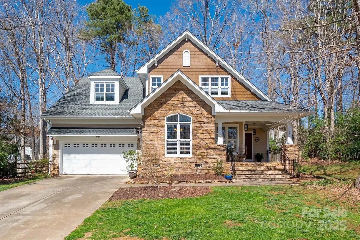Charlotte Real Estate | View 7806 Spanish Oaks Drive | 4 Beds, 2 Baths