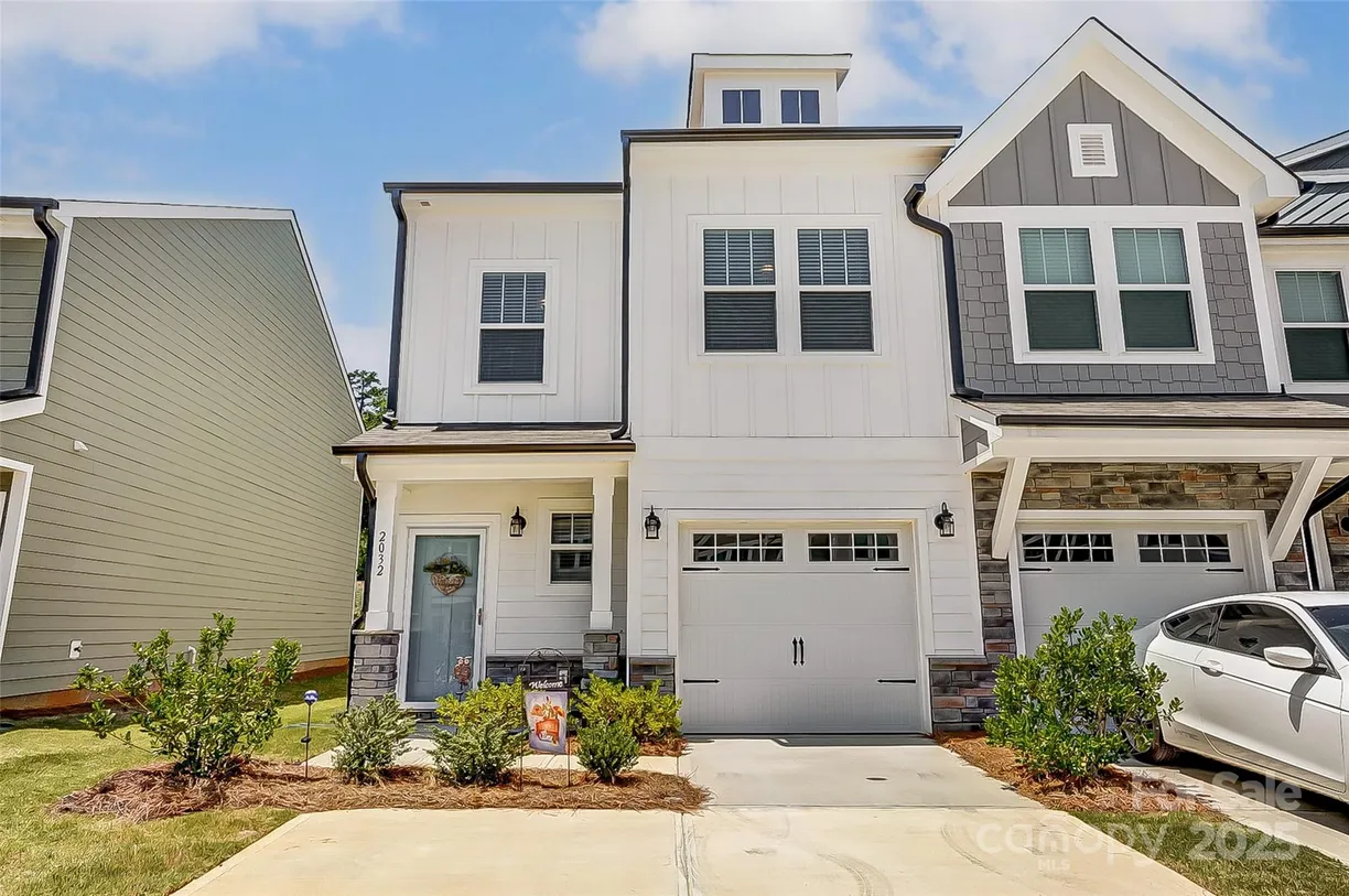 Charlotte Real Estate | View 2032 Crooked Oak Lane | Listing