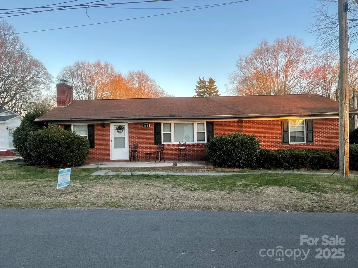 Charlotte Real Estate | View 213 Crowell Avenue | 3 Beds, 1 Bath