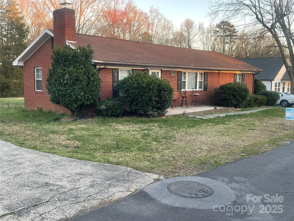 Charlotte Real Estate | View 213 Crowell Avenue | Listing