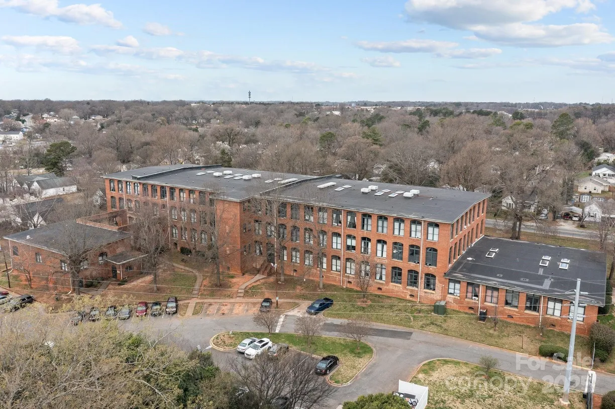 Charlotte Real Estate | View 201 Hoskins Road, 124 | 2 Beds, 1 Bath