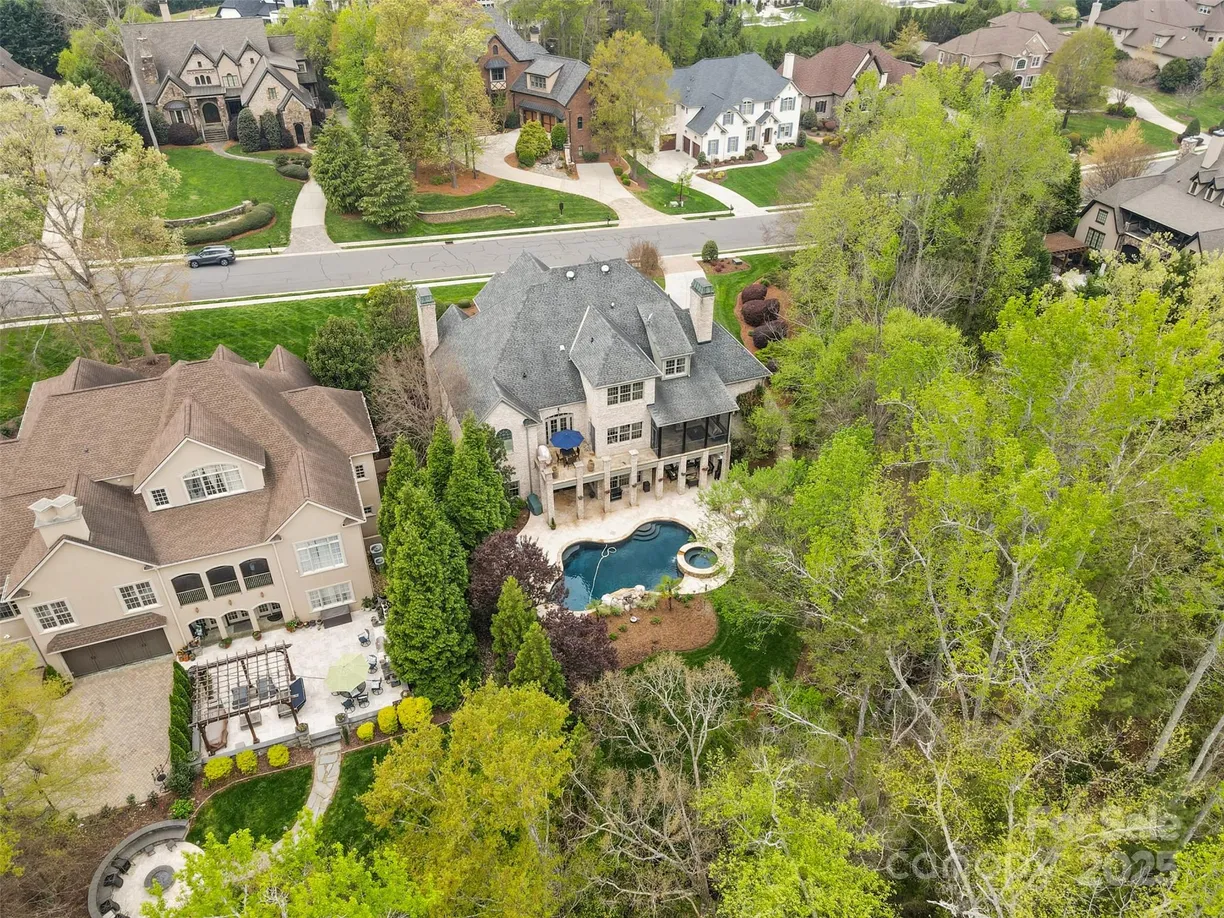 Charlotte Real Estate | View 1313 Lookout Circle | Listing