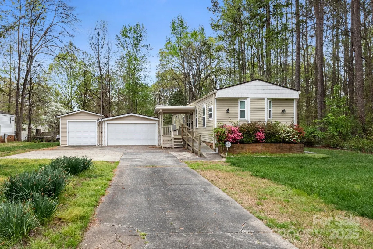 Charlotte Real Estate | View 1138 Stateline Road, 1 | Listing