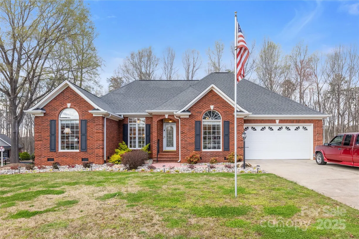 Charlotte Real Estate | View 801 Toncin Avenue | 3 Beds, 2 Baths