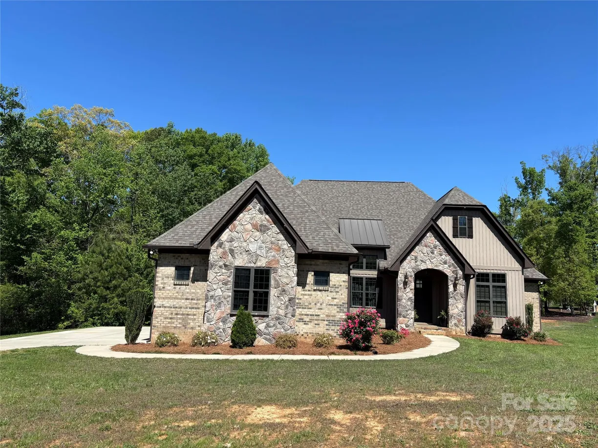 Charlotte Real Estate | View 1021 Mccollum Oaks Lane | 3 Beds, 3 Baths