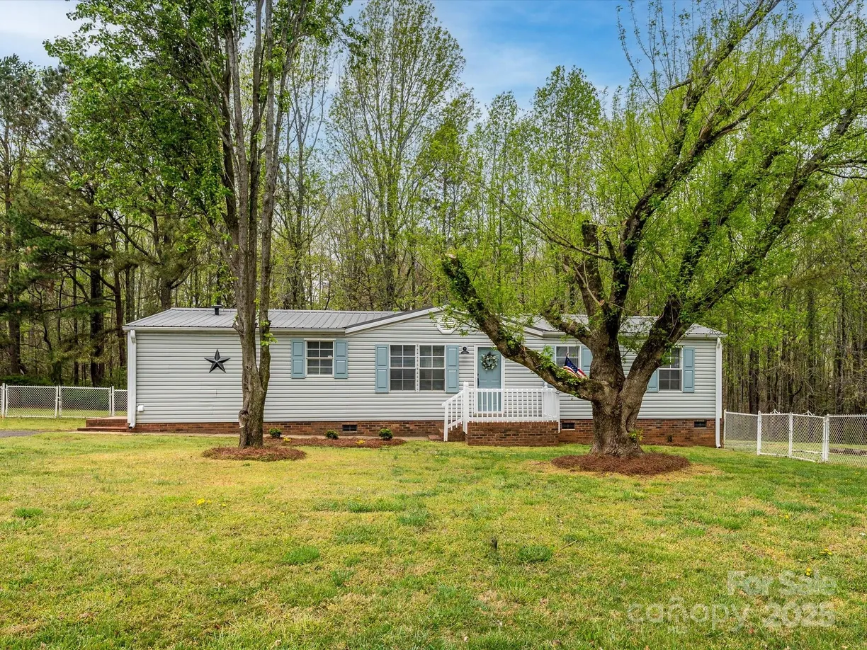 Charlotte Real Estate | View 105 Mountain Brook Drive | 4 Beds, 2 Baths
