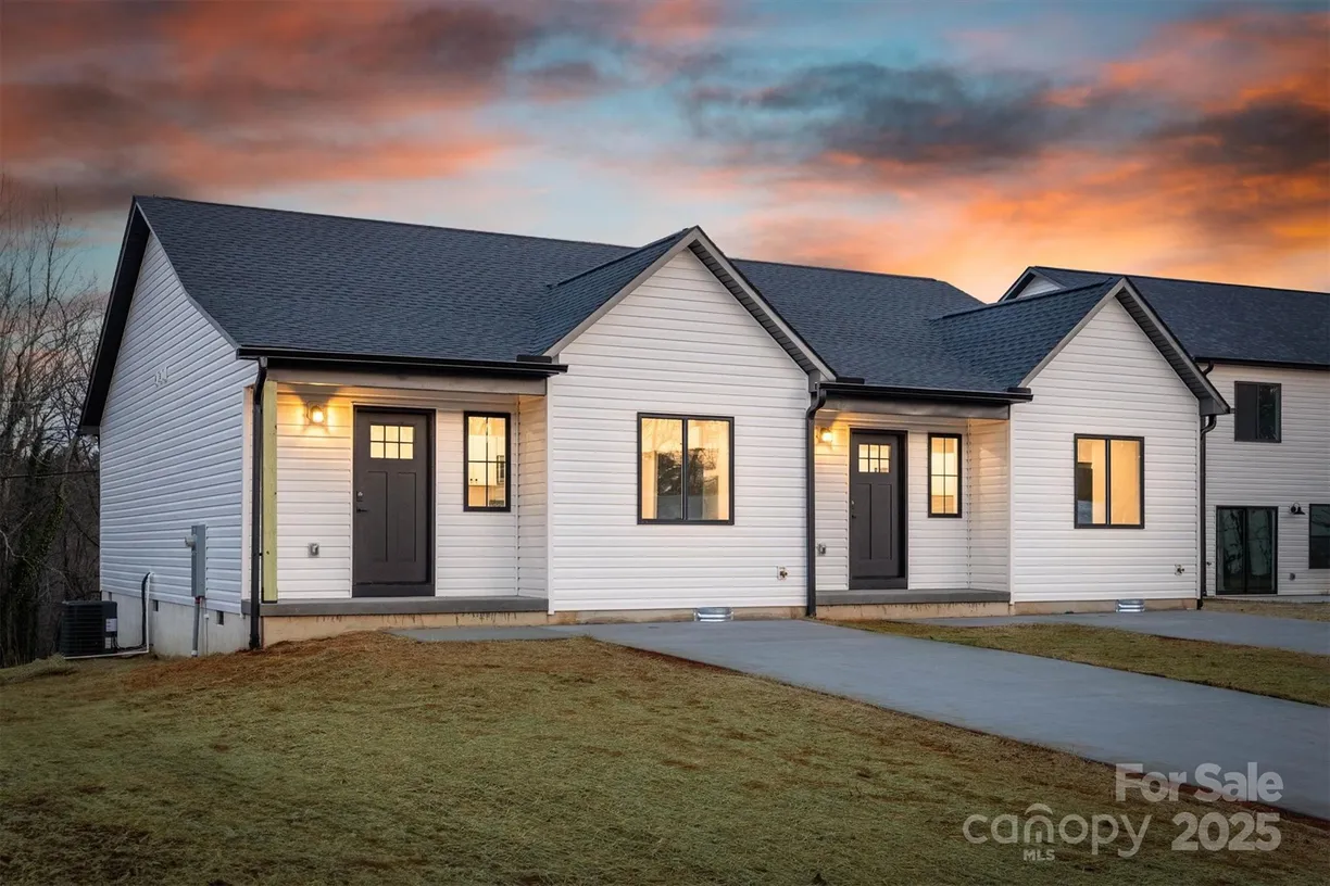 Charlotte Real Estate | View 1265/1267 Margaret Street | 2 Beds, 2 Baths