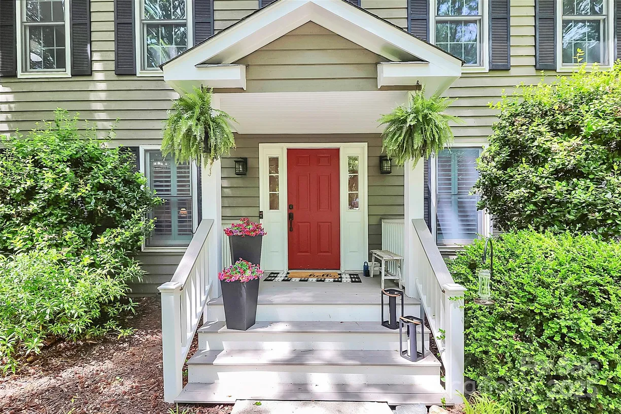 Charlotte Real Estate | View 11 Tanglewood Road | Listing