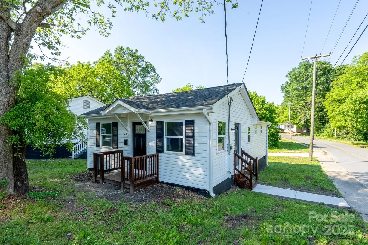 Charlotte Real Estate | View 1413 Caldwell Street | 3 Beds, 2 Baths