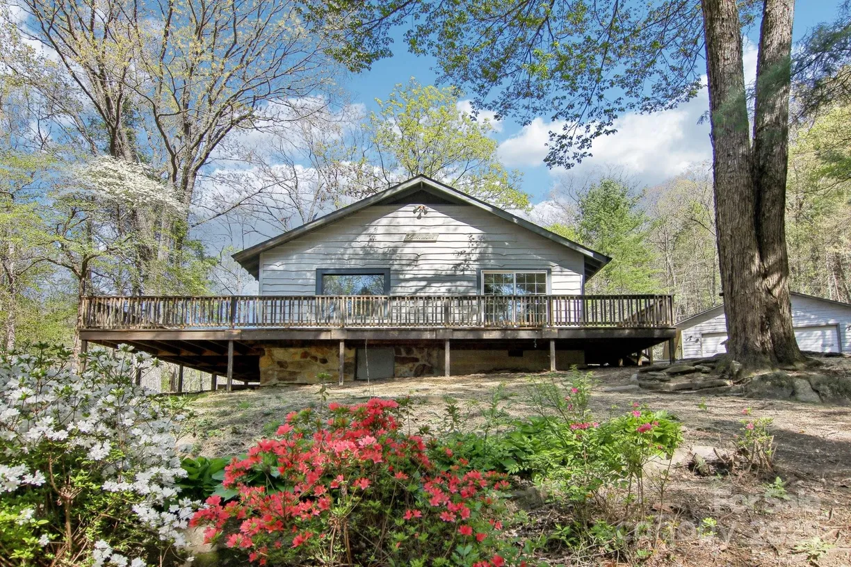 Charlotte Real Estate | View 3233 Hebron Road | 5 Beds, 3 Baths
