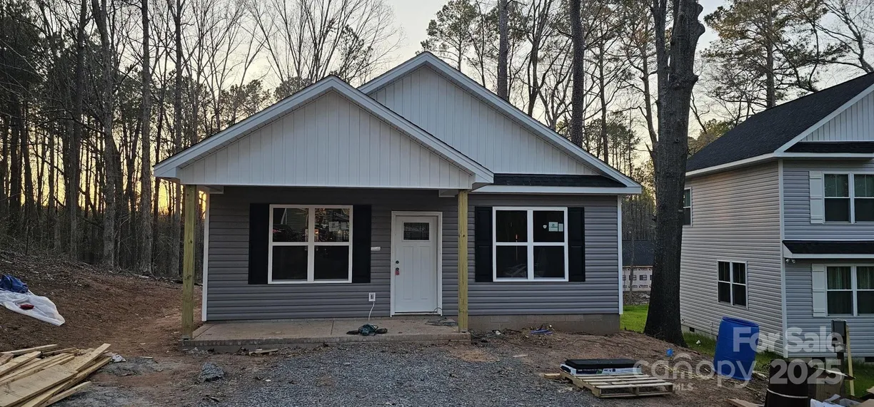 Charlotte Real Estate | View 39 Solomon Street | 3 Beds, 2 Baths