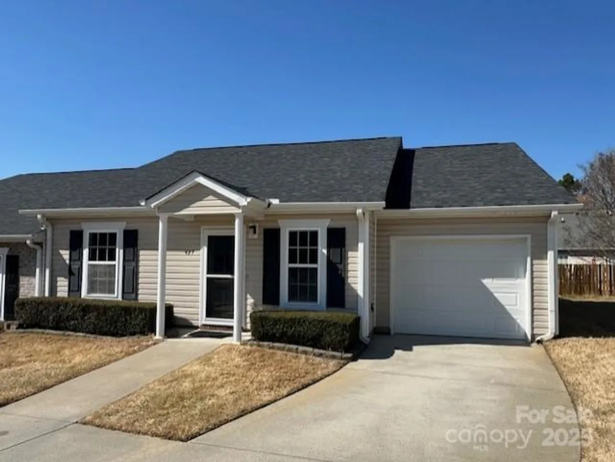 Charlotte Real Estate | View 427 NW Hertling Drive | 2 Beds, 2 Baths