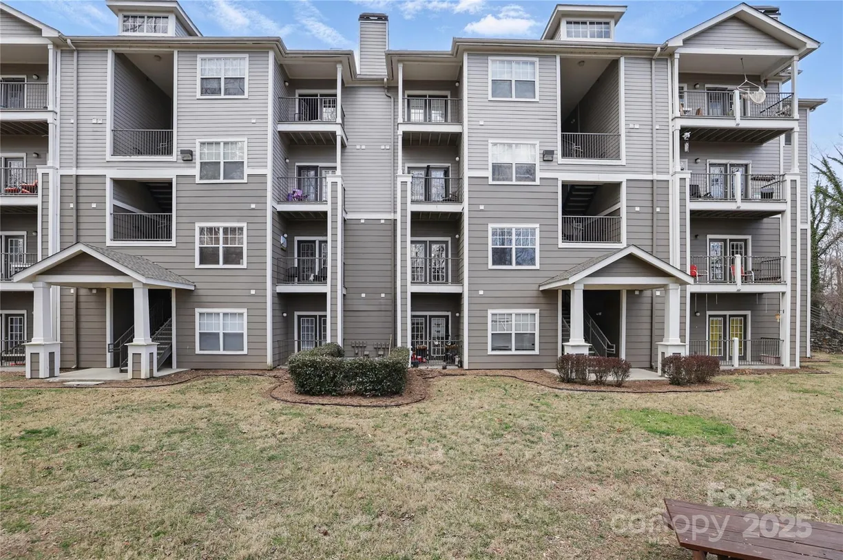 Charlotte Real Estate | View 300 VISTA LAKE Drive, 207 | Listing