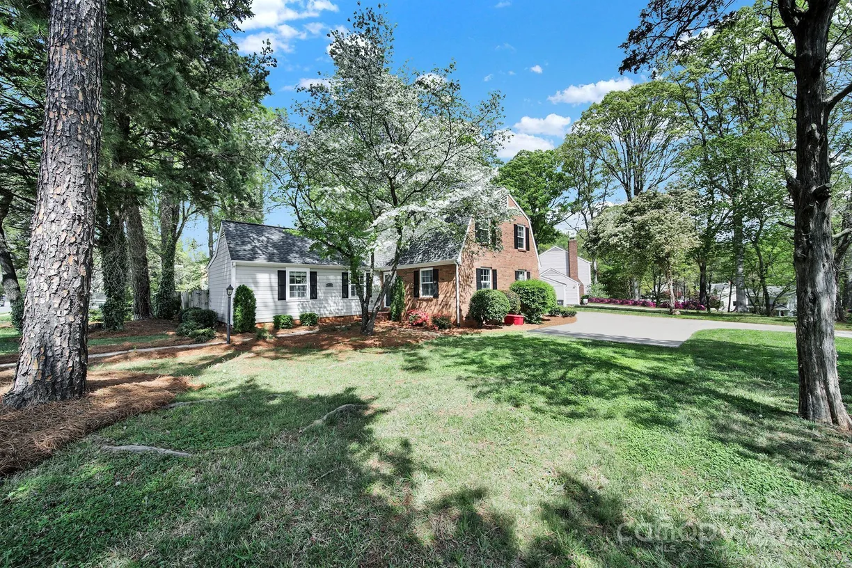 Charlotte Real Estate | View 4601 Crooked Oak Lane | 4 Beds, 2 Baths