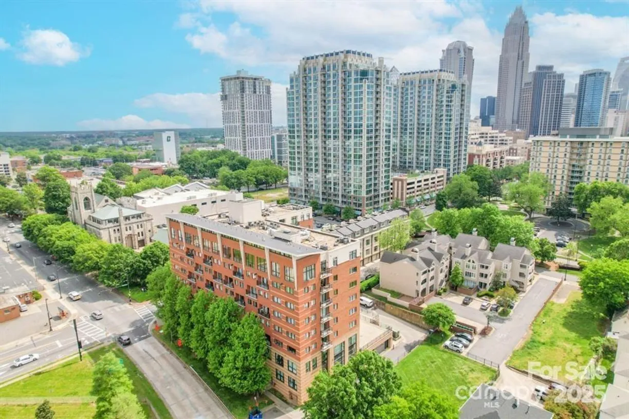 Charlotte Real Estate | View 715 N Church Street, 301 | 2 Beds, 2 Baths
