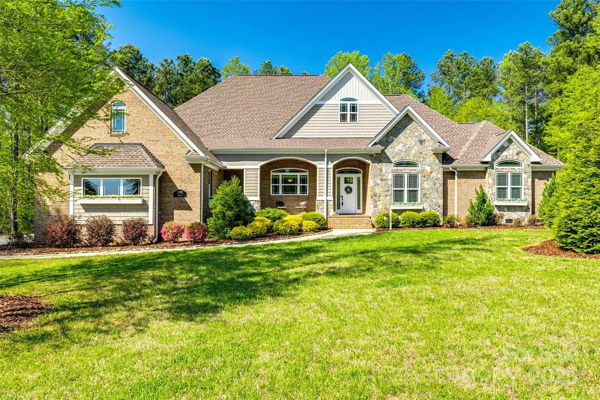Charlotte Real Estate | View 1012 Ledge Wood Lane | 4 Beds, 3 Baths
