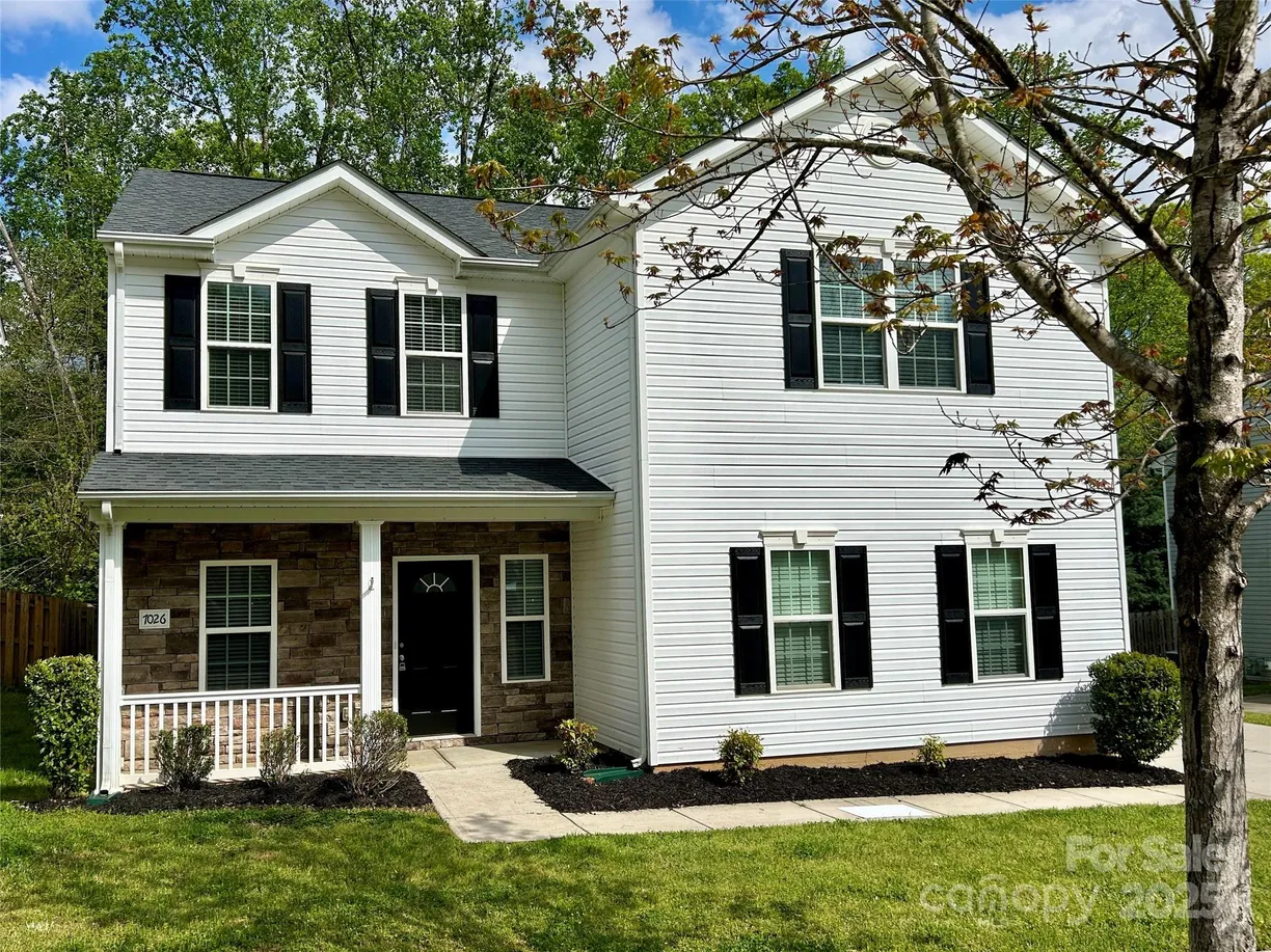 Charlotte Real Estate | View 7026 Carrington Pointe Drive | 5 Beds, 2 Baths