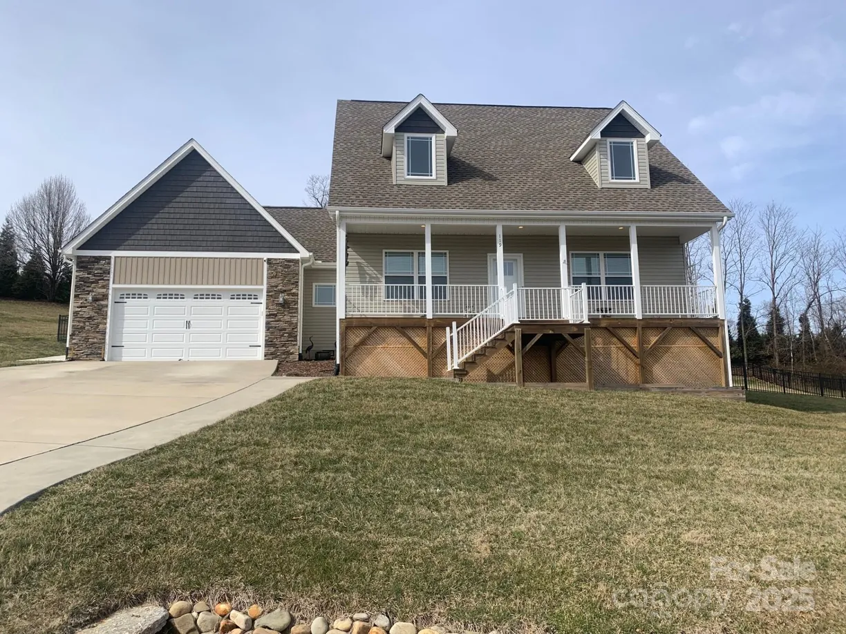 Charlotte Real Estate | View 119 Tryon View Drive | 3 Beds, 2 Baths
