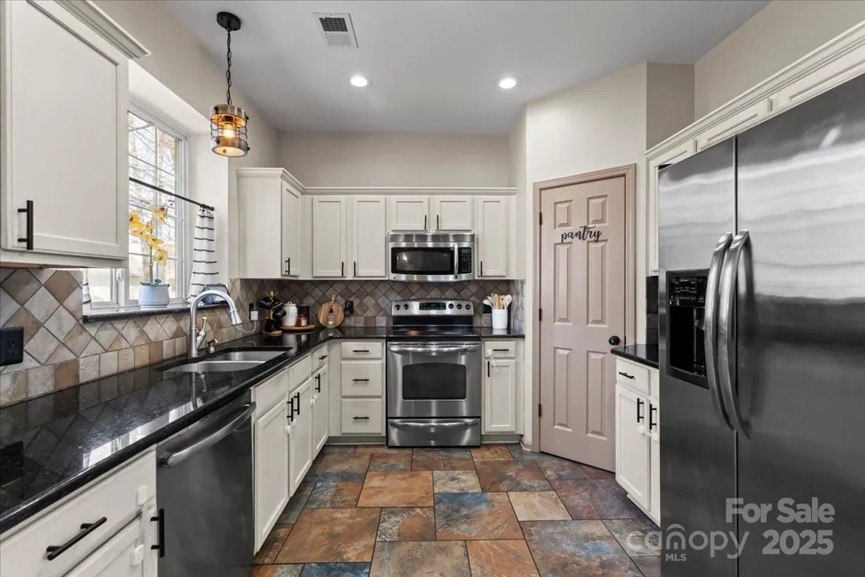Charlotte Real Estate | View 6645 Allness Glen Lane | Listing