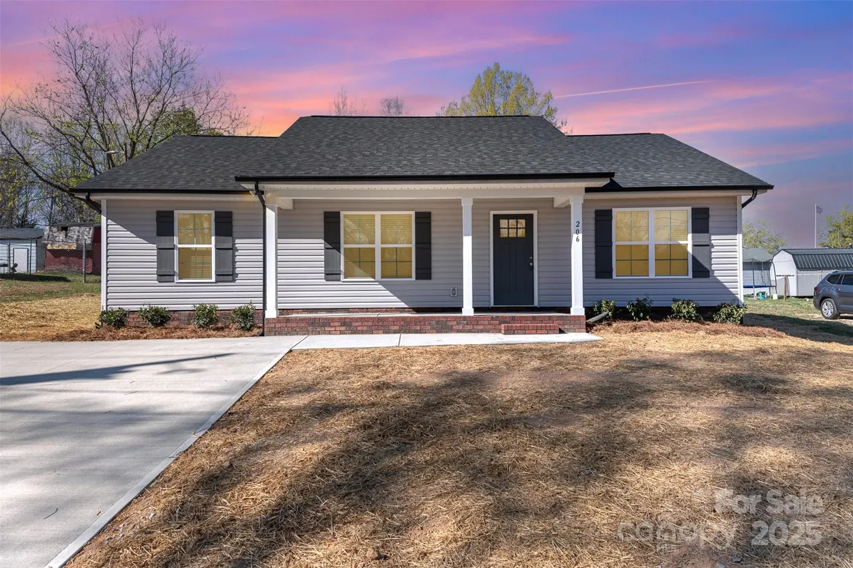 Charlotte Real Estate | View 206 W 19th Street | 3 Beds, 2 Baths