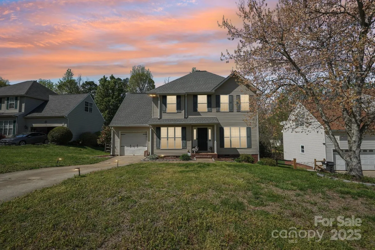 Charlotte Real Estate | View 11615 Hidden Grove Trail | 4 Beds, 2 Baths
