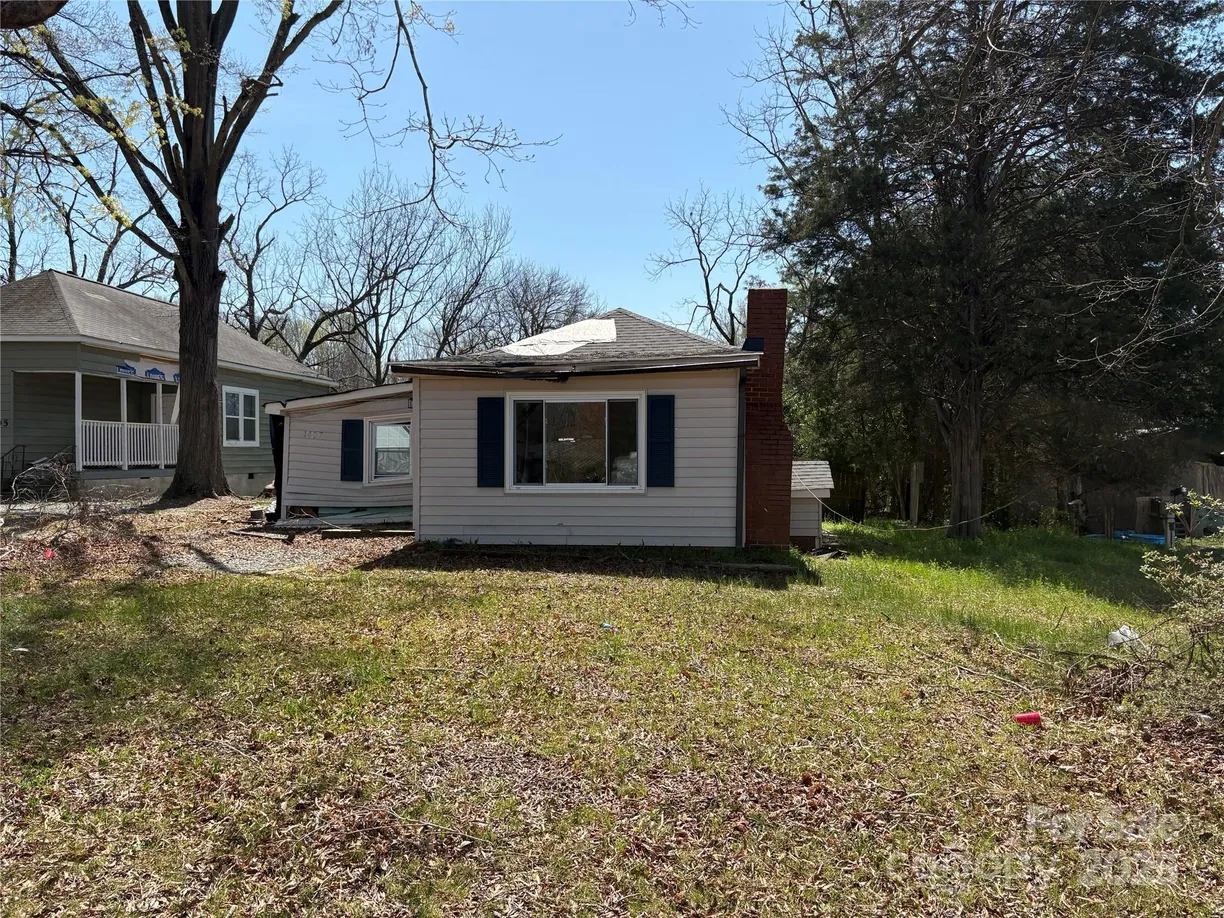Charlotte Real Estate | View 1407 Birch Street | 2 Beds, 1 Bath